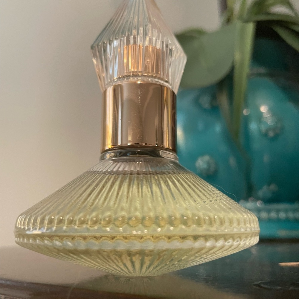 Charlotte Tilbury Scent of a Dream perfume